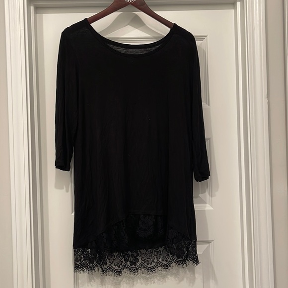 Black lace trim tunic top - Picture 1 of 2